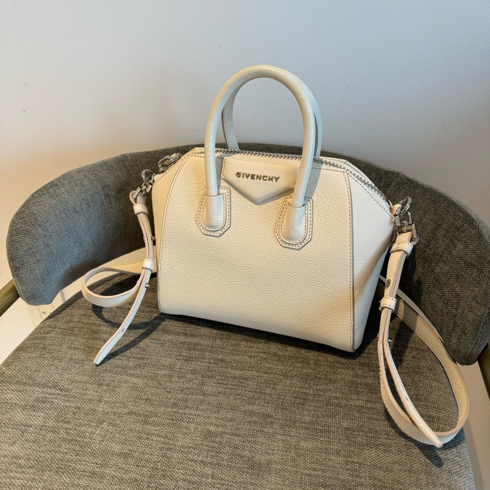 Givenchy Antigona Mini in White Grained Leather